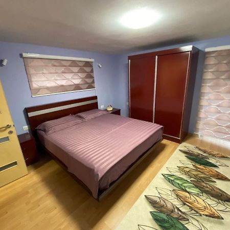 B & B Pogradec Buitenkant foto