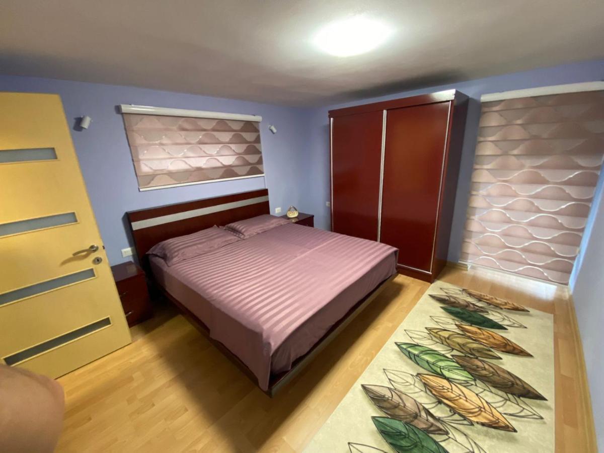 B & B Pogradec Buitenkant foto