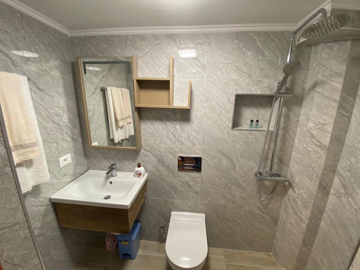B & B Pogradec Buitenkant foto