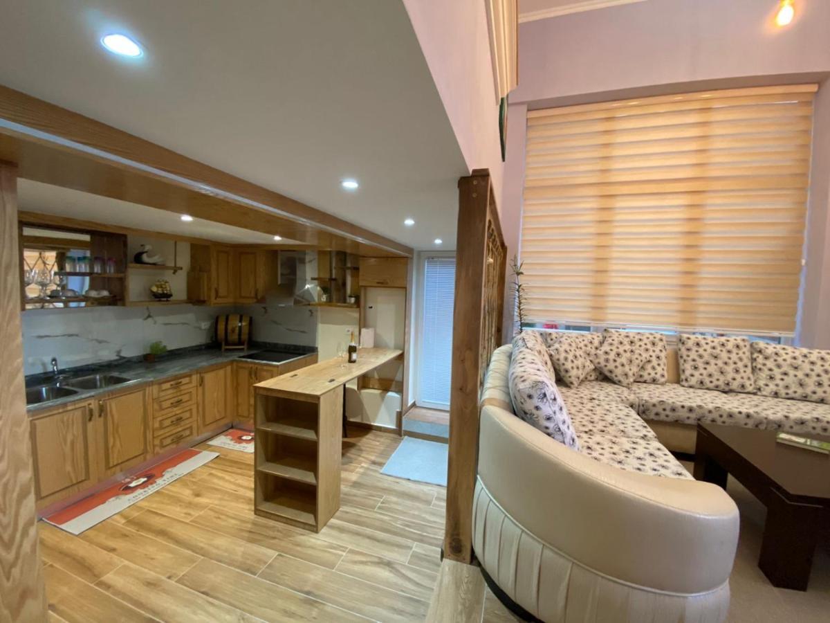 B & B Pogradec Buitenkant foto