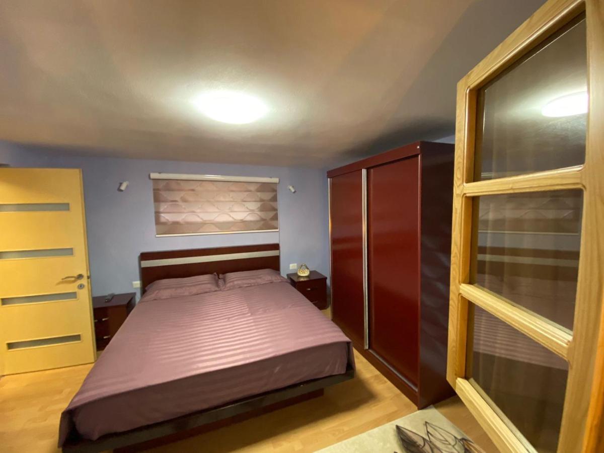 B & B Pogradec Buitenkant foto