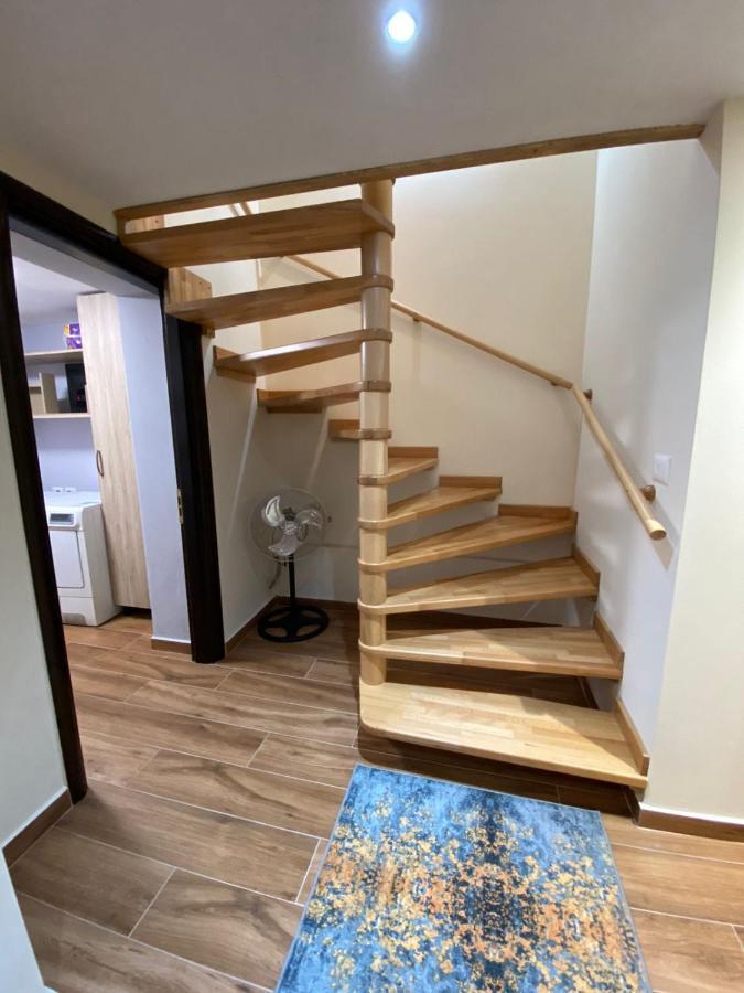 B & B Pogradec Buitenkant foto