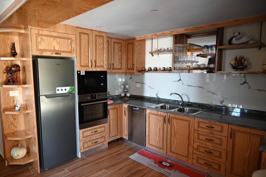 B & B Pogradec Buitenkant foto