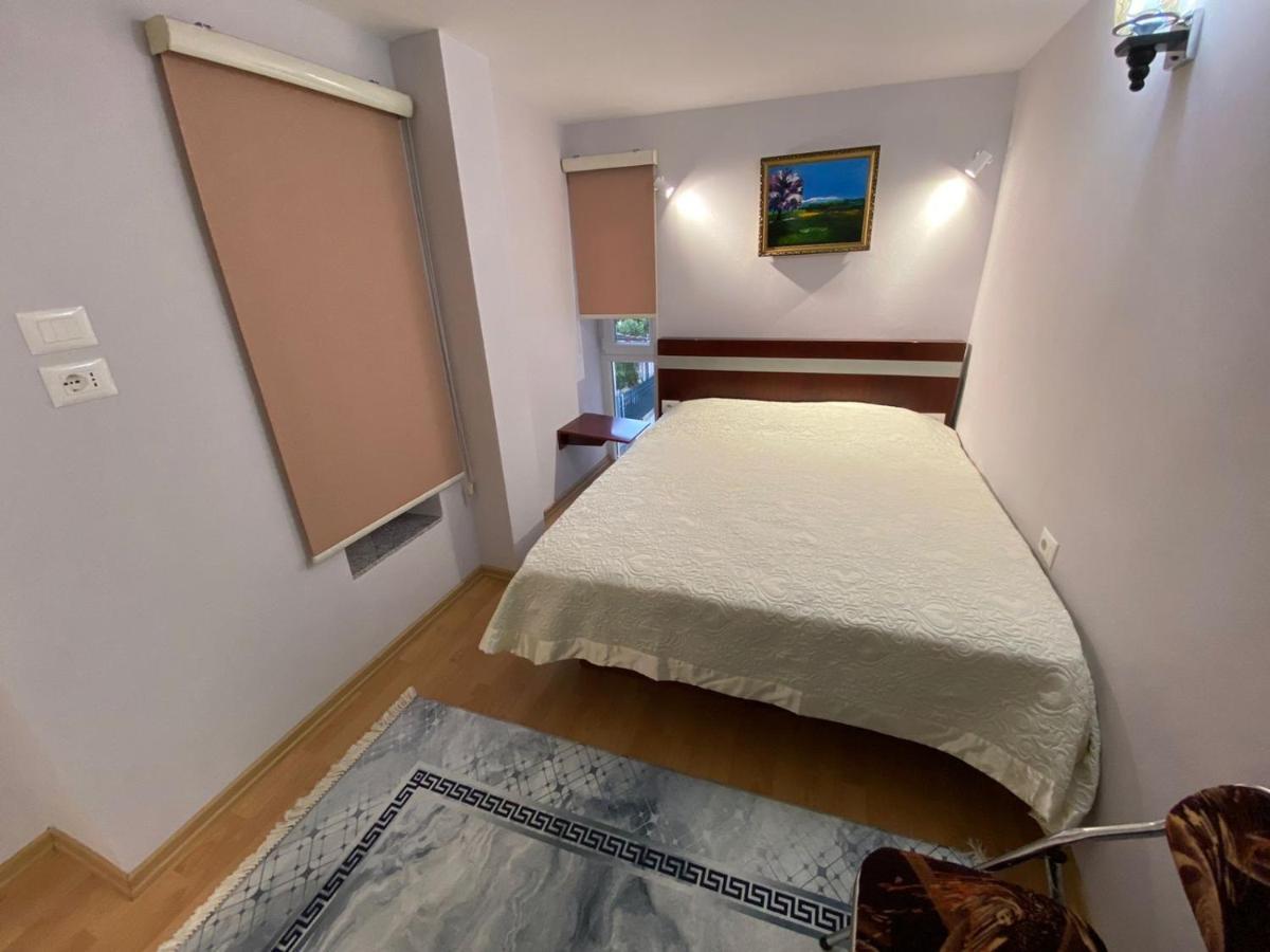 B & B Pogradec Buitenkant foto